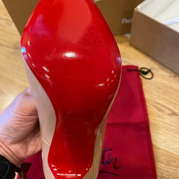 Christian Louboutin - So Kate 120 Nude Patent  Pumps - Brand New - size 37 - Picture 10 of 13
